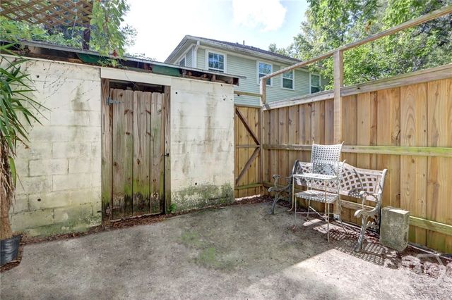 402 E 38th Street, Savannah, GA 31401