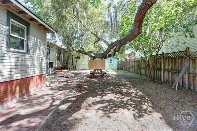 402 E 38th Street, Savannah, GA 31401