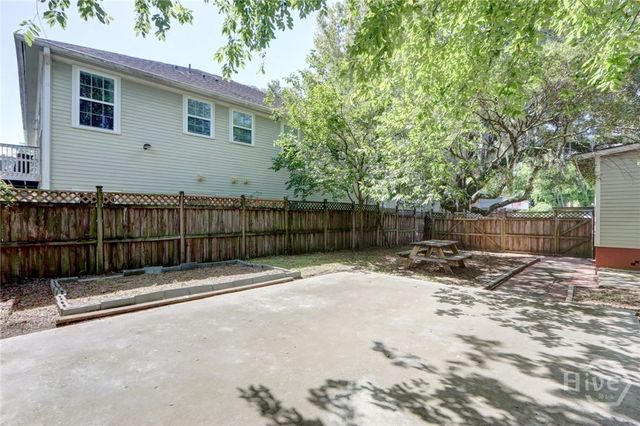 402 E 38th Street, Savannah, GA 31401