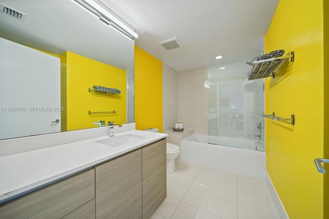 460 NE 28th St 3904, Miami, FL 33137