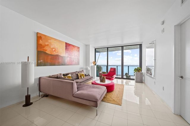 460 NE 28th St 3904, Miami, FL 33137