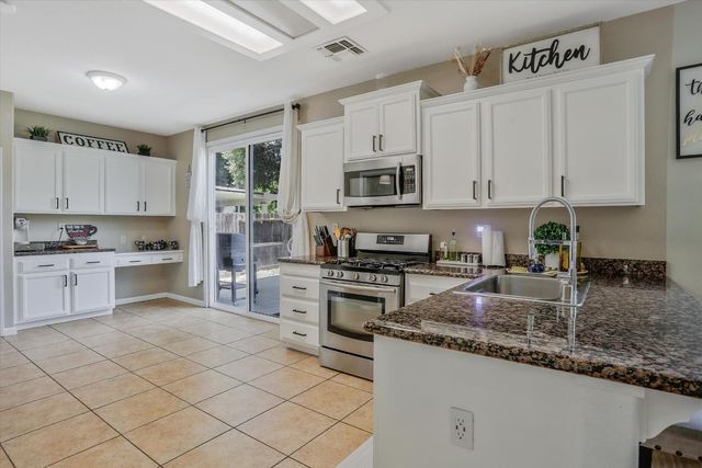 1703 Presidio Way, Plumas Lake, CA 95961