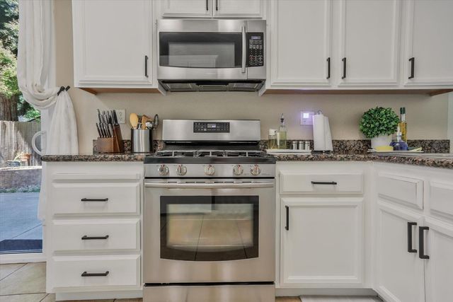 1703 Presidio Way, Plumas Lake, CA 95961