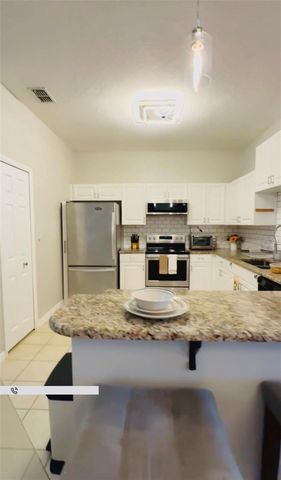 3107 SUN LAKE COURT B, Kissimmee, FL 34747
