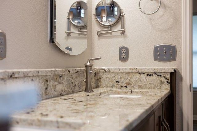 2002 Brook HOLW, Cedar Park, TX 78613