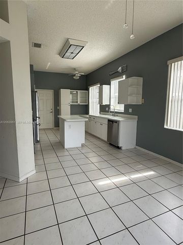 2435 SE 7th Pl 2435, Homestead, FL 33033