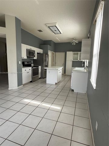 2435 SE 7th Pl 2435, Homestead, FL 33033