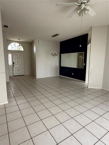2435 SE 7th Pl 2435, Homestead, FL 33033