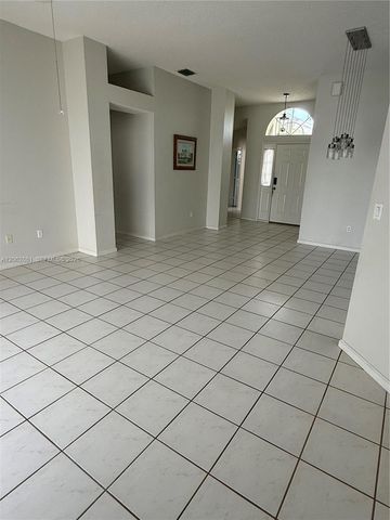 2435 SE 7th Pl 2435, Homestead, FL 33033