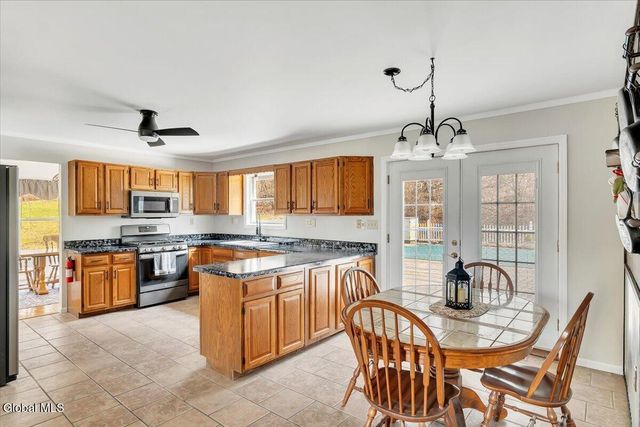 641 Knickerbocker Road, Schaghticoke, NY 12154