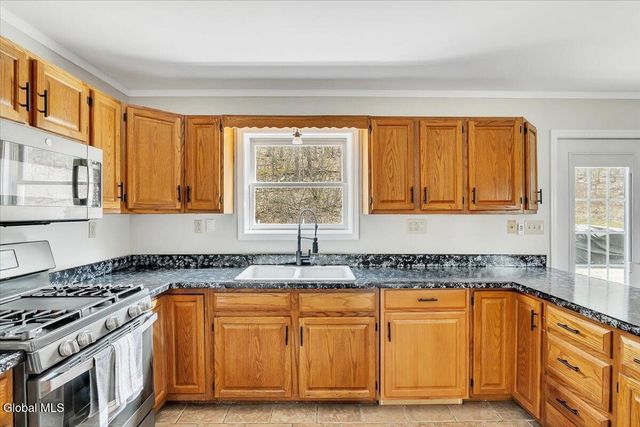 641 Knickerbocker Road, Schaghticoke, NY 12154