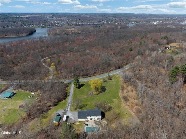 641 Knickerbocker Road, Schaghticoke, NY 12154