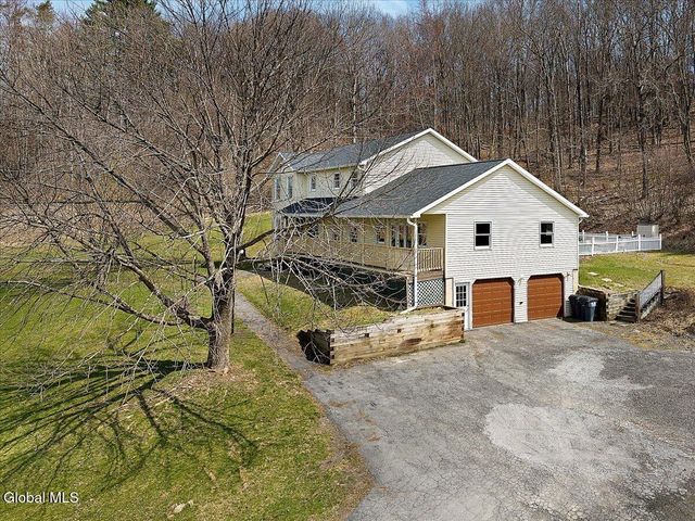 641 Knickerbocker Road, Schaghticoke, NY 12154