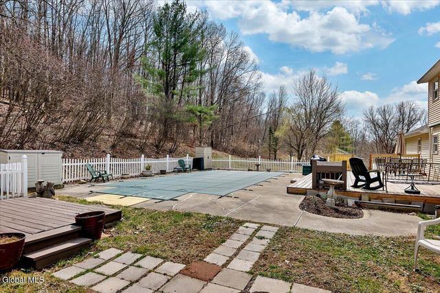 641 Knickerbocker Road, Schaghticoke, NY 12154