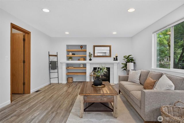 9305 NE 14th Way, Vancouver, WA 98664