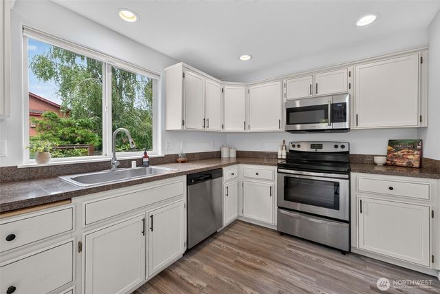 9305 NE 14th Way, Vancouver, WA 98664
