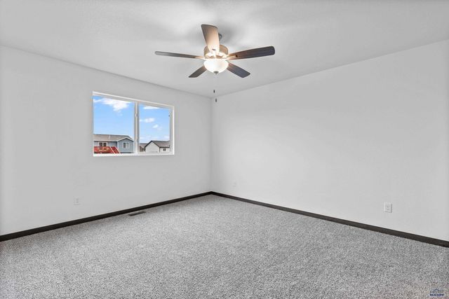 600 BULL RUN DR, Box Elder, SD 57719