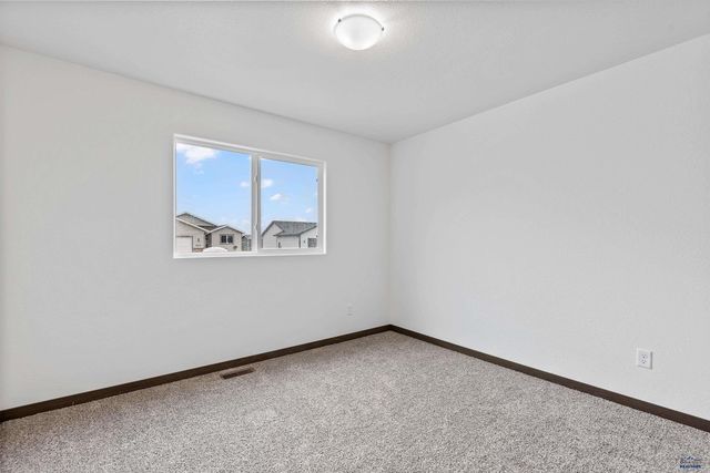 600 BULL RUN DR, Box Elder, SD 57719
