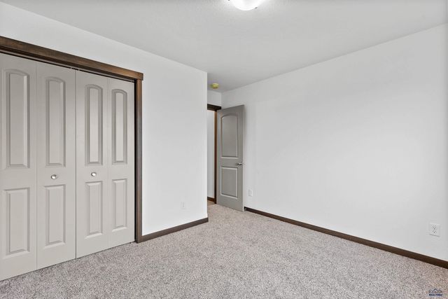600 BULL RUN DR, Box Elder, SD 57719