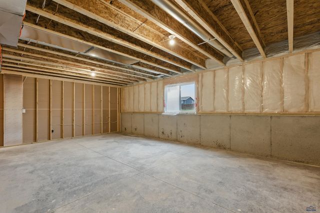 600 BULL RUN DR, Box Elder, SD 57719