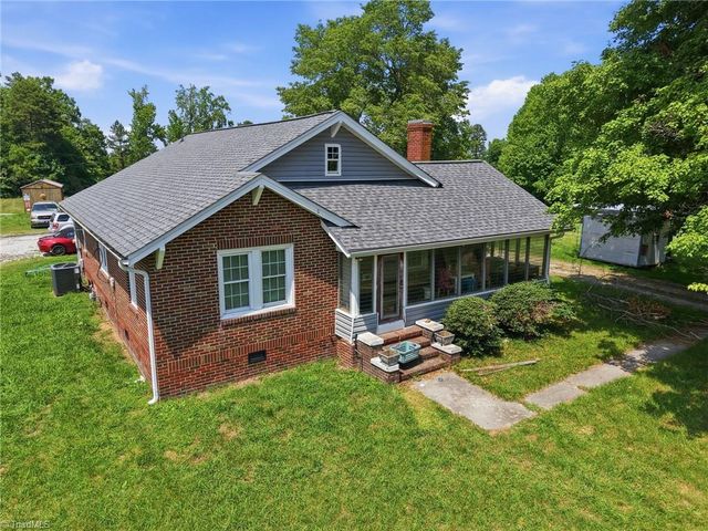 5853 Riverdale Drive, Jamestown, NC 27282
