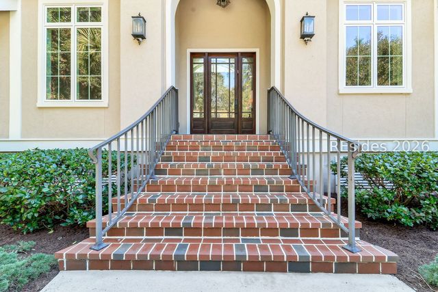 2 Chelsea Ct, Hilton Head Island, SC 29928