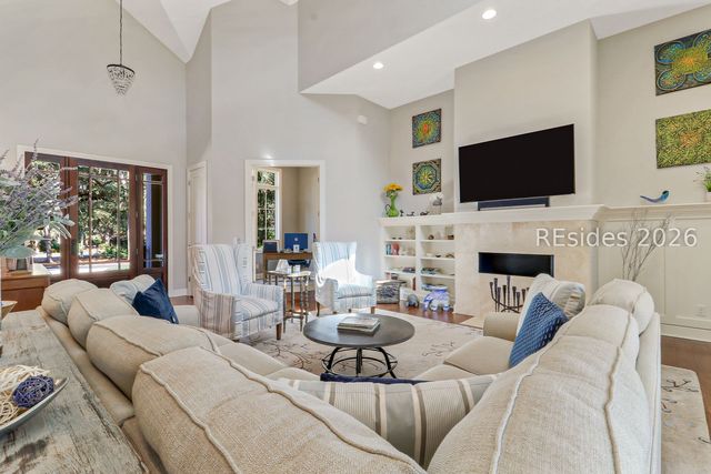 2 Chelsea Ct, Hilton Head Island, SC 29928