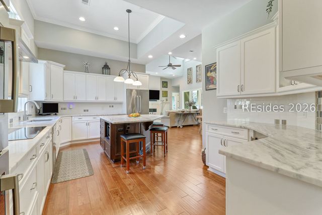 2 Chelsea Ct, Hilton Head Island, SC 29928