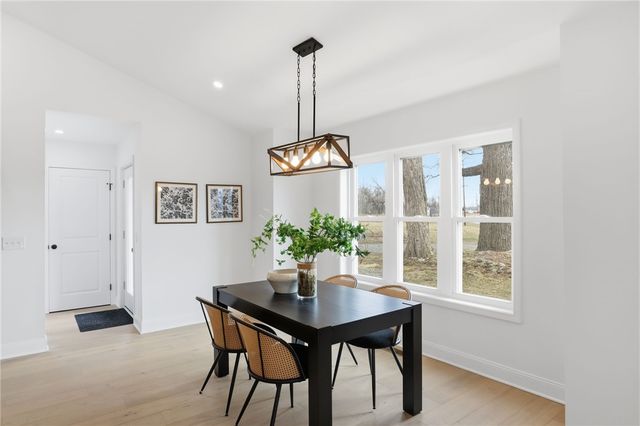 1241 County Road 8, Farmington, NY 14425