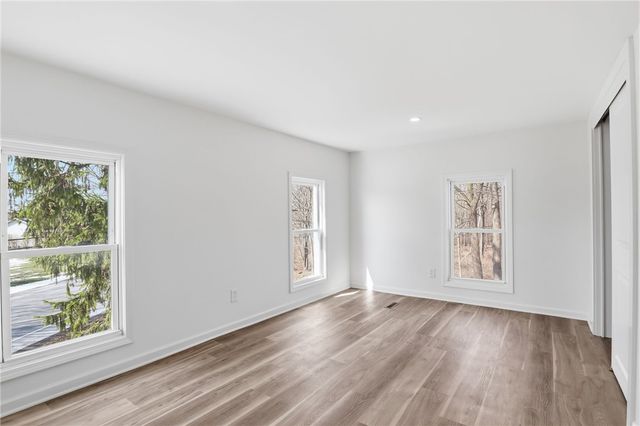 1241 County Road 8, Farmington, NY 14425