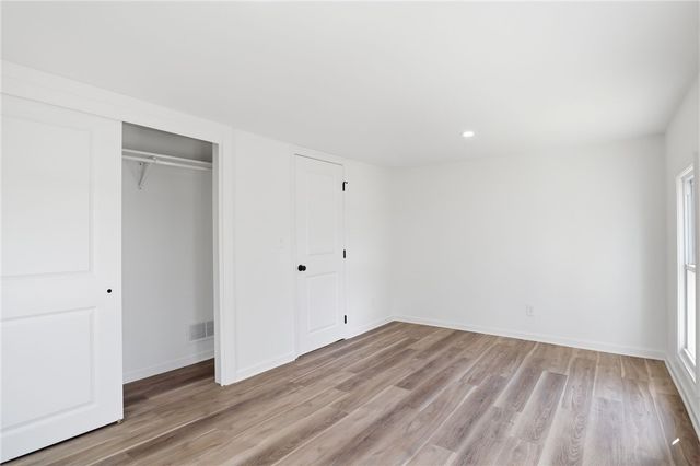 1241 County Road 8, Farmington, NY 14425