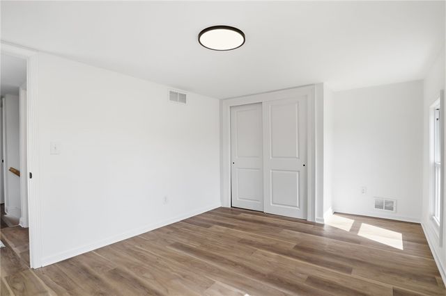 1241 County Road 8, Farmington, NY 14425