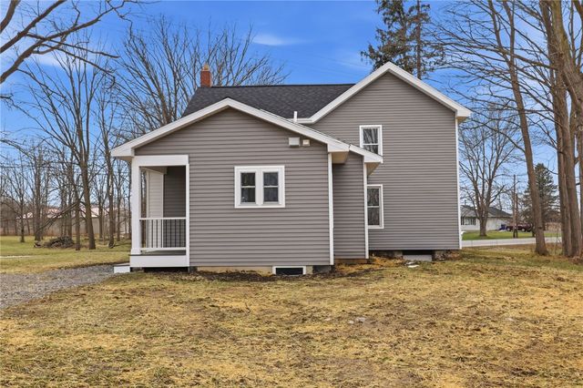 1241 County Road 8, Farmington, NY 14425