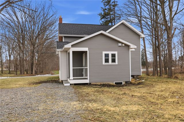 1241 County Road 8, Farmington, NY 14425