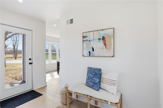 1241 County Road 8, Farmington, NY 14425