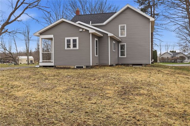 1241 County Road 8, Farmington, NY 14425