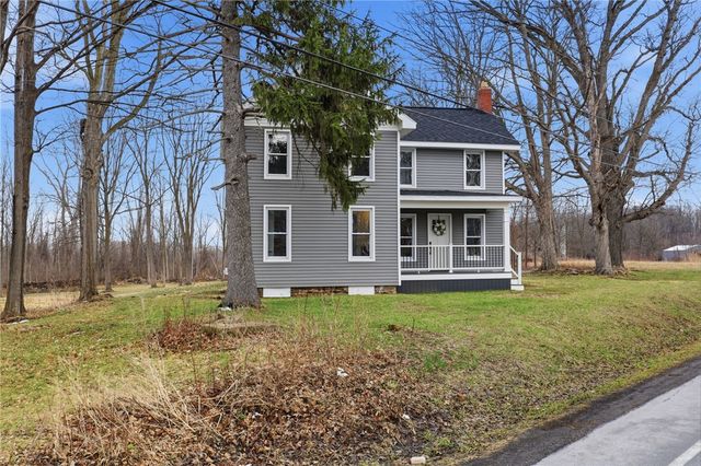 1241 County Road 8, Farmington, NY 14425