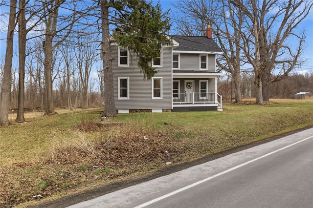 1241 County Road 8, Farmington, NY 14425