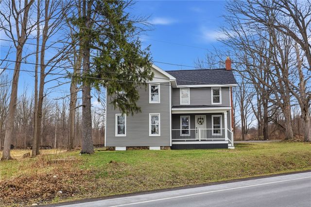 1241 County Road 8, Farmington, NY 14425