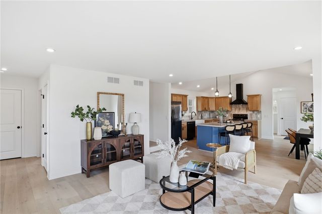 1241 County Road 8, Farmington, NY 14425