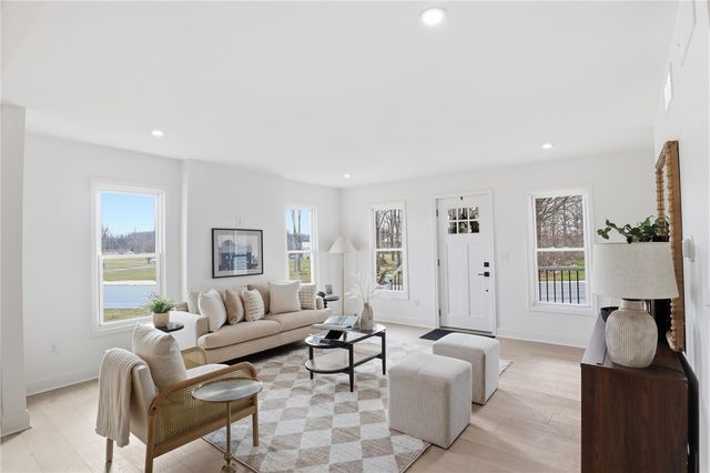 1241 County Road 8, Farmington, NY 14425