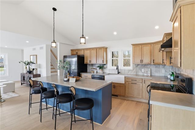 1241 County Road 8, Farmington, NY 14425