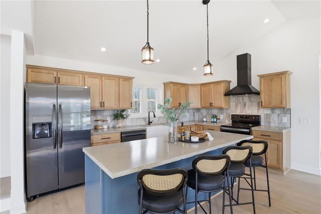 1241 County Road 8, Farmington, NY 14425