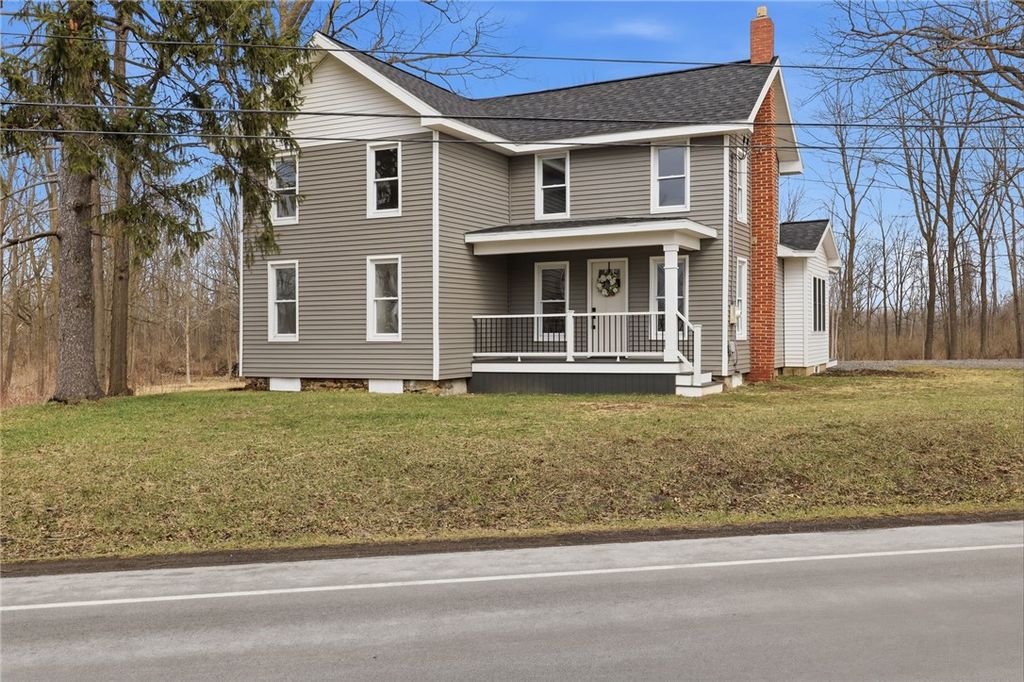 1241 County Road 8, Farmington, NY 14425