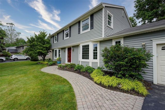 18 Concord Drive, Pittsford, NY 14534