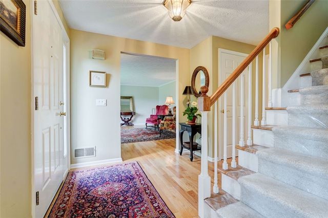 18 Concord Drive, Pittsford, NY 14534