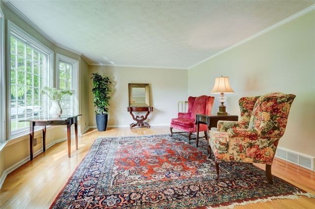 18 Concord Drive, Pittsford, NY 14534