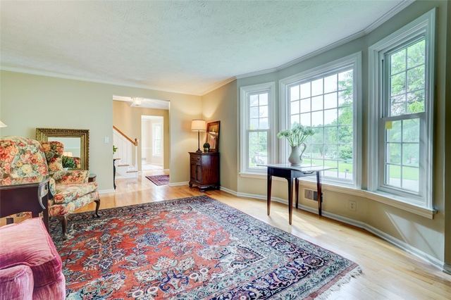 18 Concord Drive, Pittsford, NY 14534