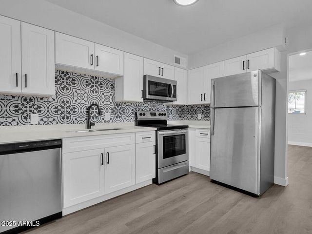 3110 N 39TH Street, Phoenix, AZ 85018