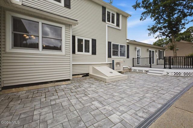 15 Jerome Lane, South Glens Falls, NY 12803